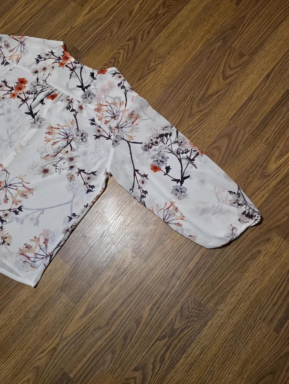 H&M Size 6 Cherry Blossom Floral Button Down Blouse Flowy Lightweight Top D79 - Picture 9 of 9